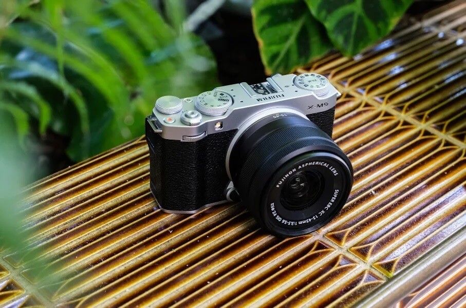 Máy ảnh không gương lật